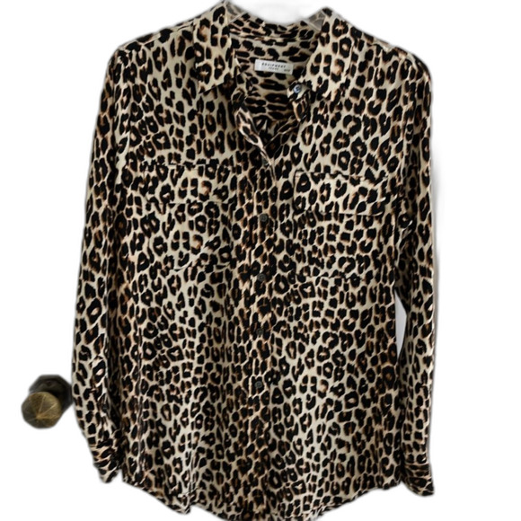 EUC Equipment Femme Leopard Print Slim Signature Silk Shirt Size XS - Picture 2 of 8